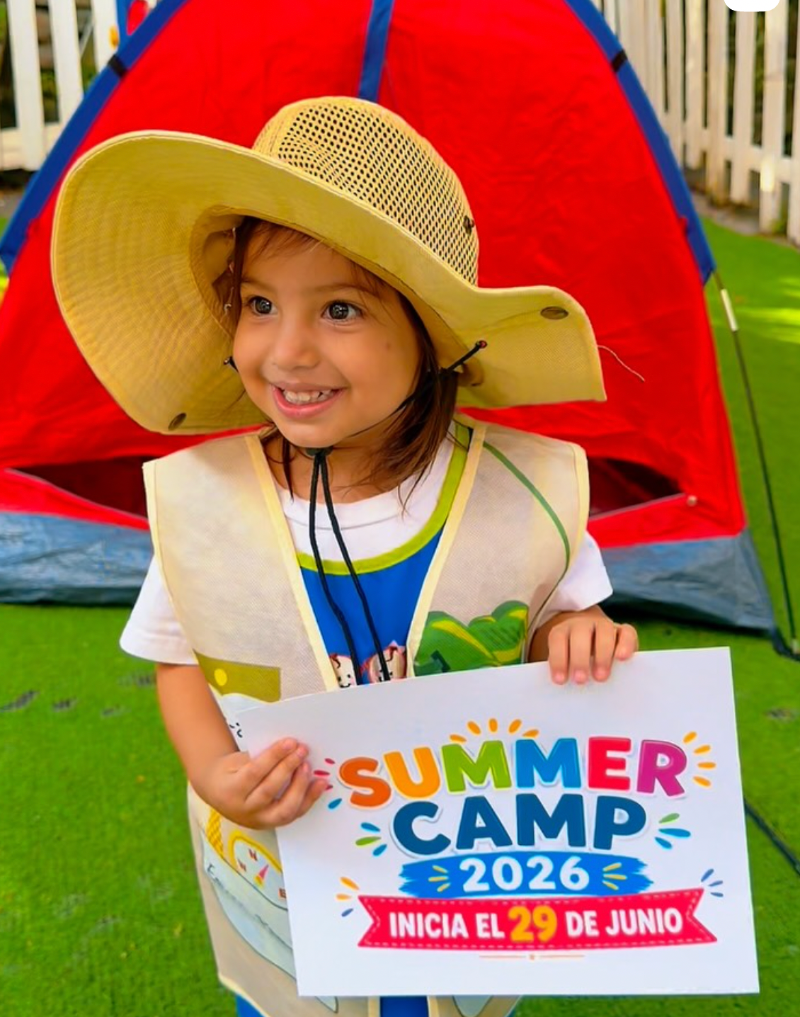 Arte promocional del programa Summer Camp 2026 de Genius Baby Center